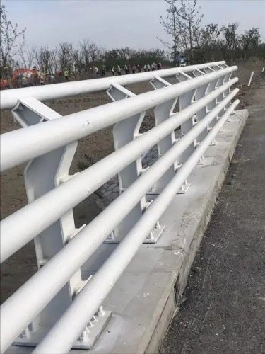 防撞護欄